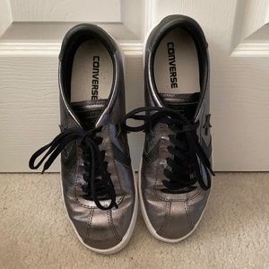 EUC Converse sneaker
